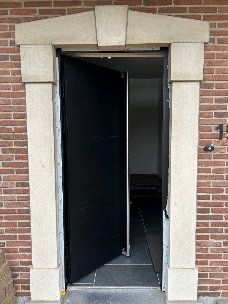 RAL9005 aluminium voordeur, Deurkozijn, Aluminium, Zo goed als nieuw, 150 tot 225 cm