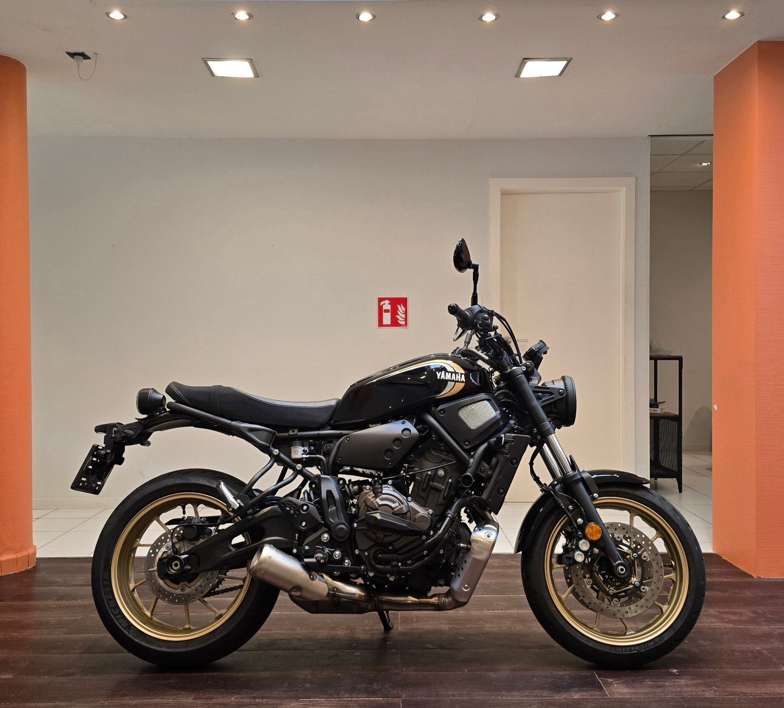 Yamaha XSR 700**2022**2.710 km**Garantie, 700 cc, Bedrijf, ABS, Naked bike