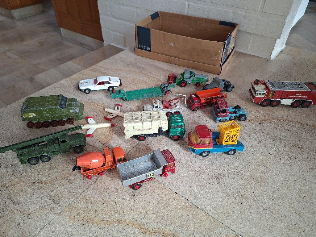 Lot : Dinky Toys, Lesney, Corgi, Enlèvement ou Envoi, Utilisé, Corgi