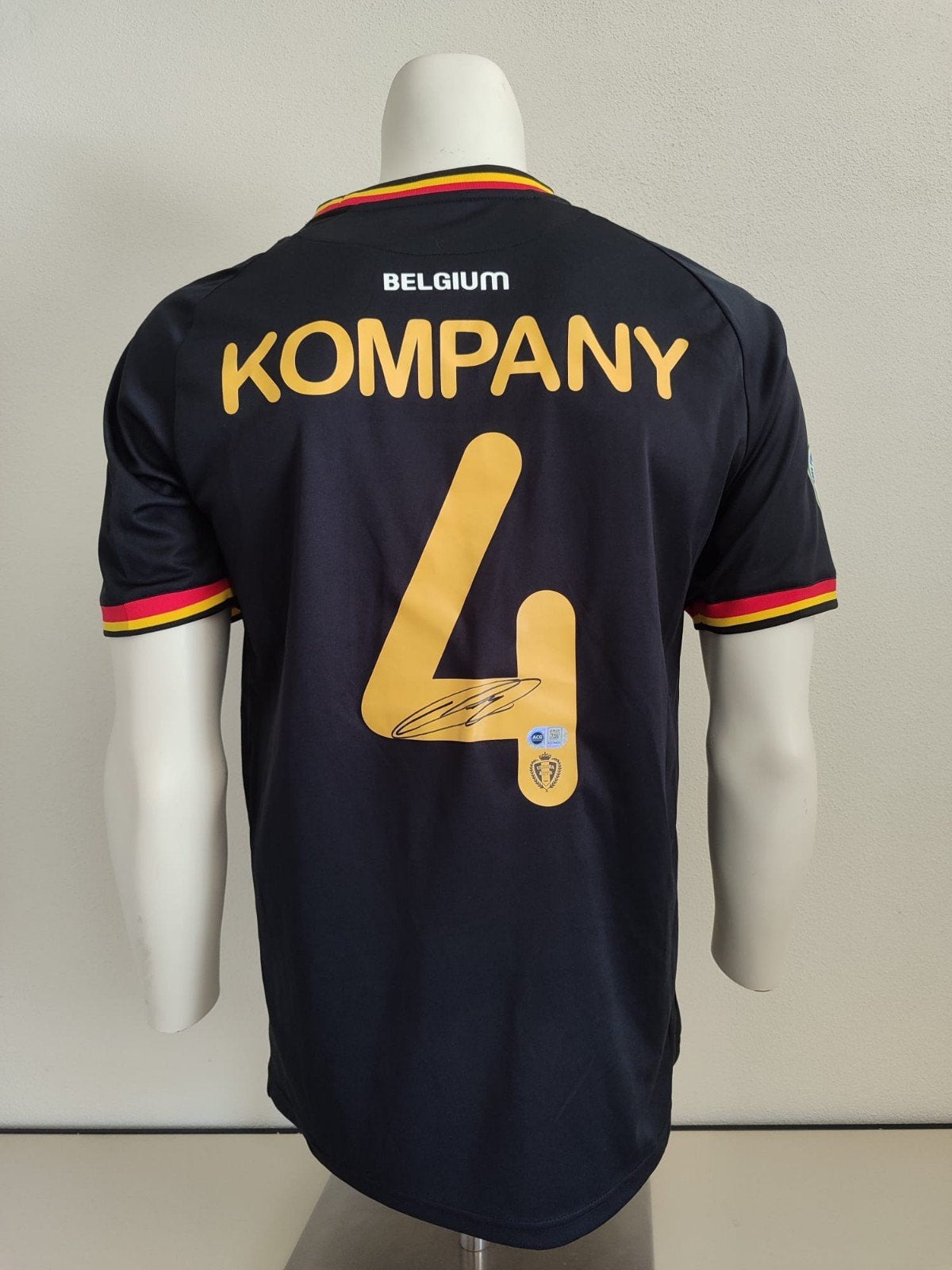 Maillot de football belge signé par Kompany + certificat, Enlèvement ou Envoi, Maillot