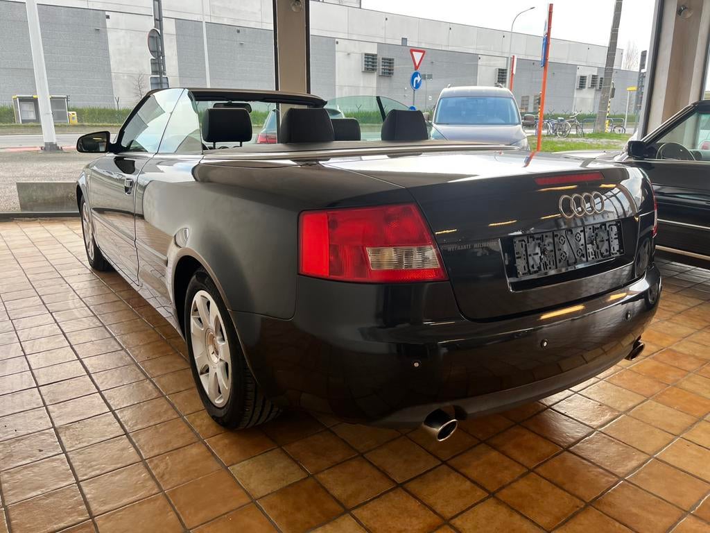 Audi A4 Cabrio bj 2003 V6 2400cc Benz, Auto's, Voorwielaandrijving, Zwart, Cabriolet, A4