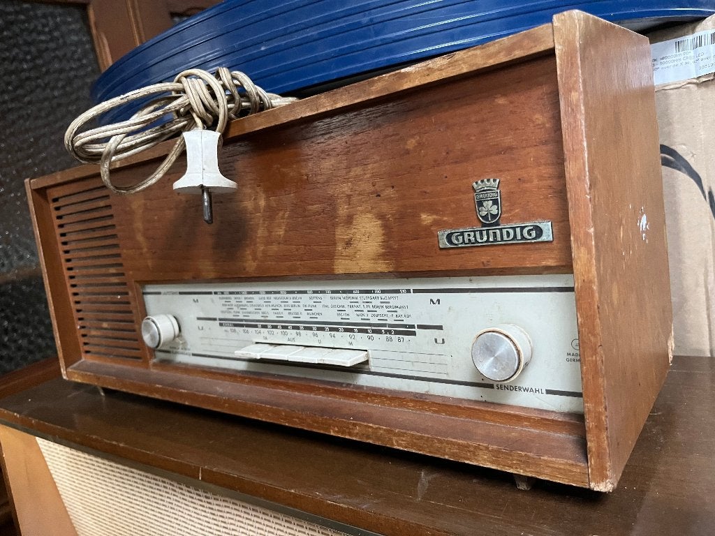 VINTAGE RADIO GRUNDIG, Audio, Tv en Foto, Radio's, Ophalen of Verzenden, Niet werkend, Radio