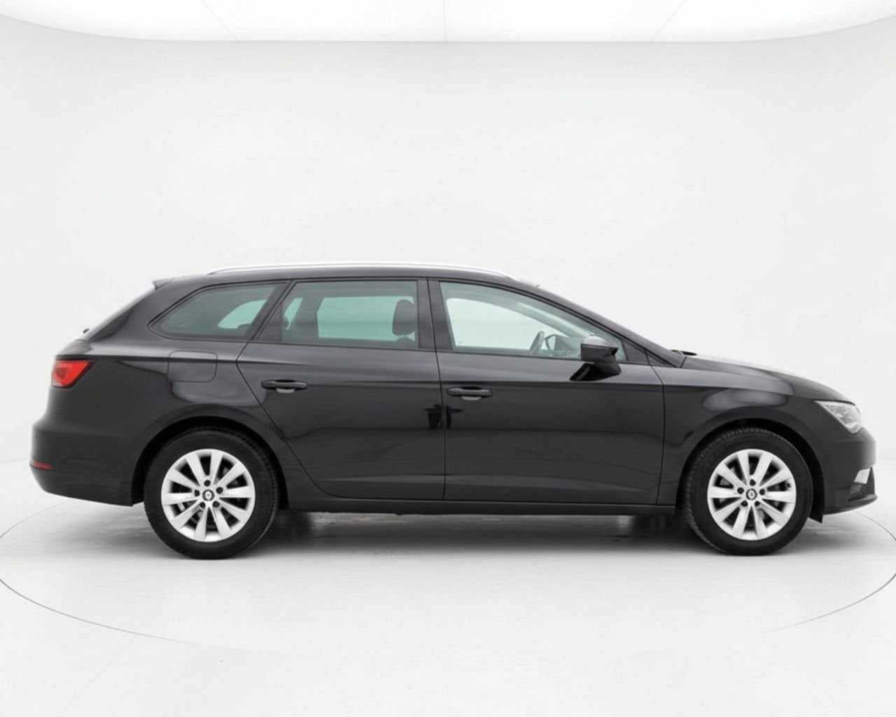 SEAT Leon (année de construction 2019), Autos, Euro 6, Entreprise, Noir, 5 portes