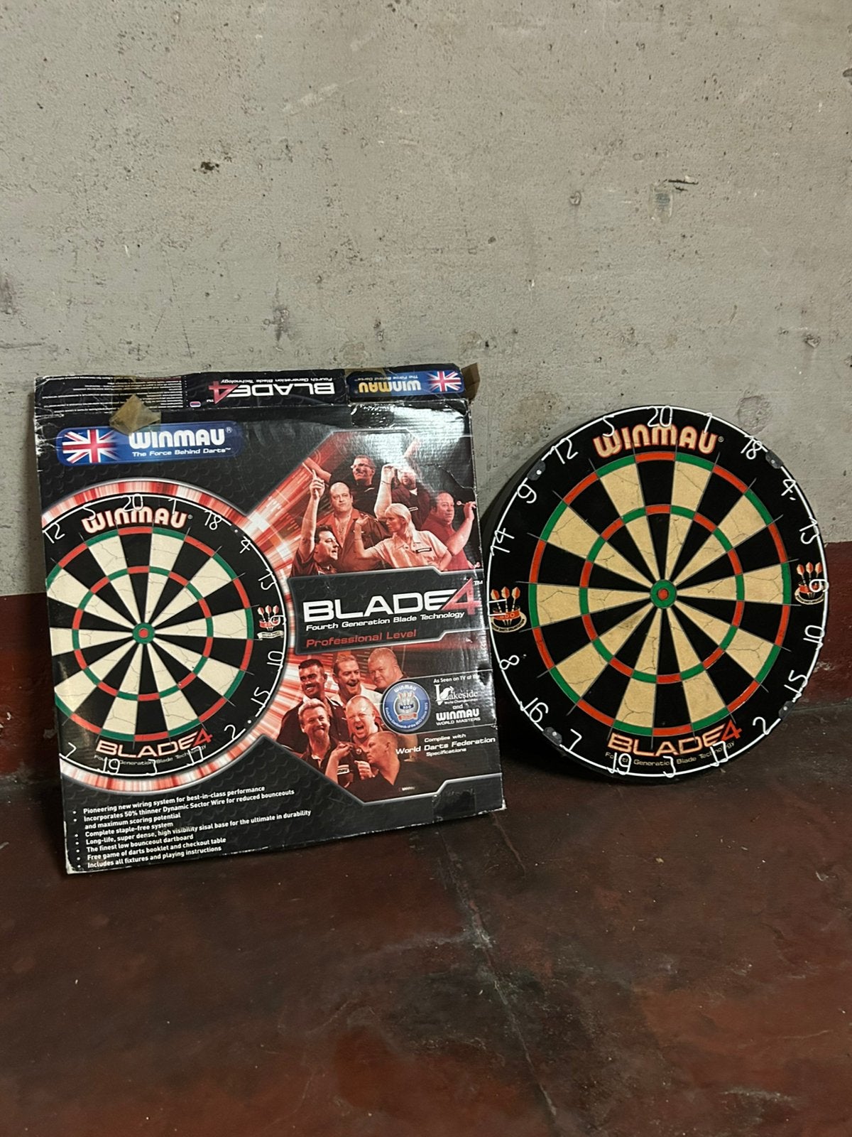 Winmau Blade 4 dartbord (nieuw in doos), Enlèvement, Neuf