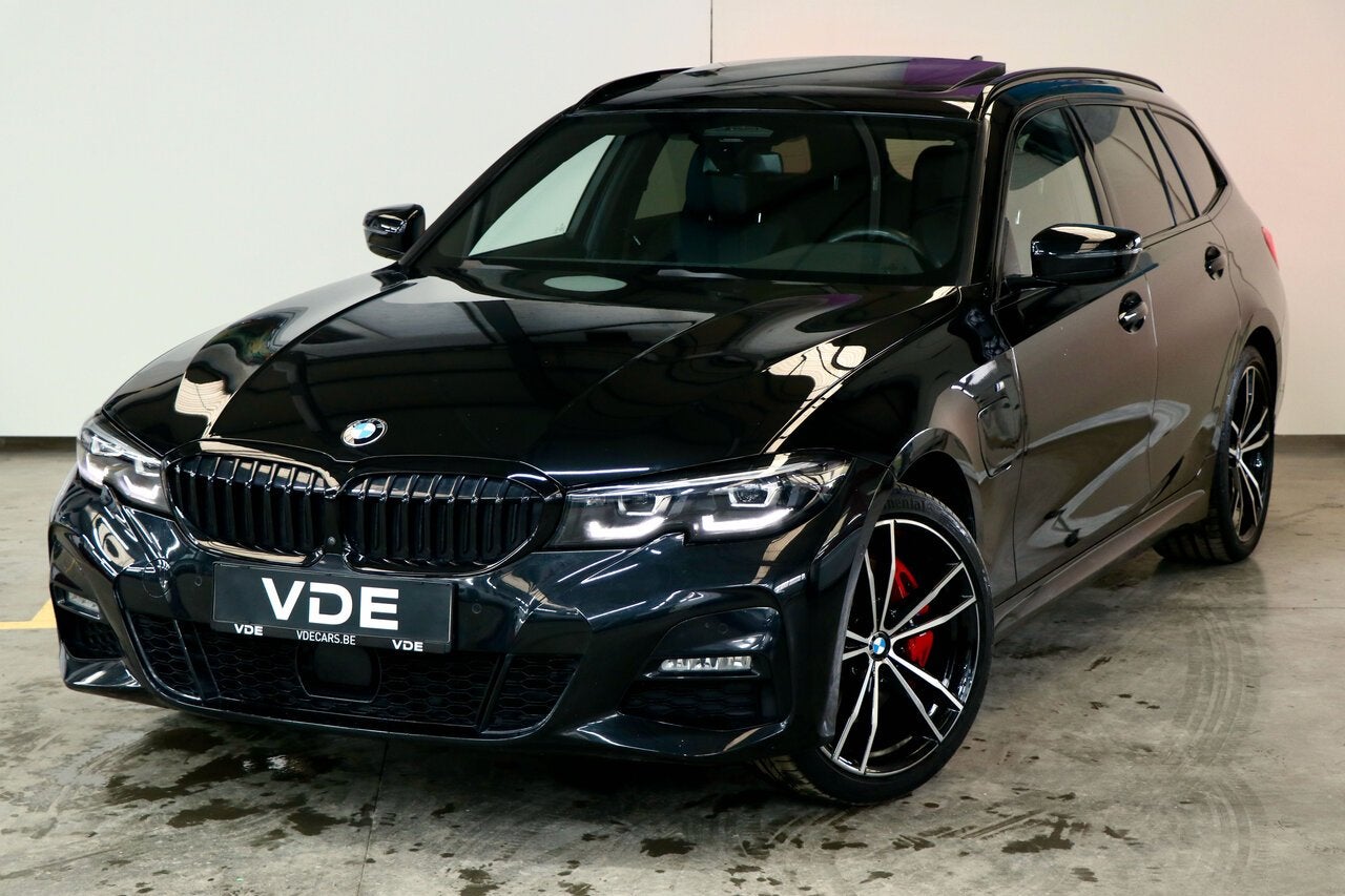 BMW 330 e Touring | M-Sport | Pano | Assisted driving *FULL, Auto's, BMW, 1998 cc, Zwart, https://public.car-pass.be/vhr/de5799e3-9d2c-4bc2-9811-752a19b83eeb