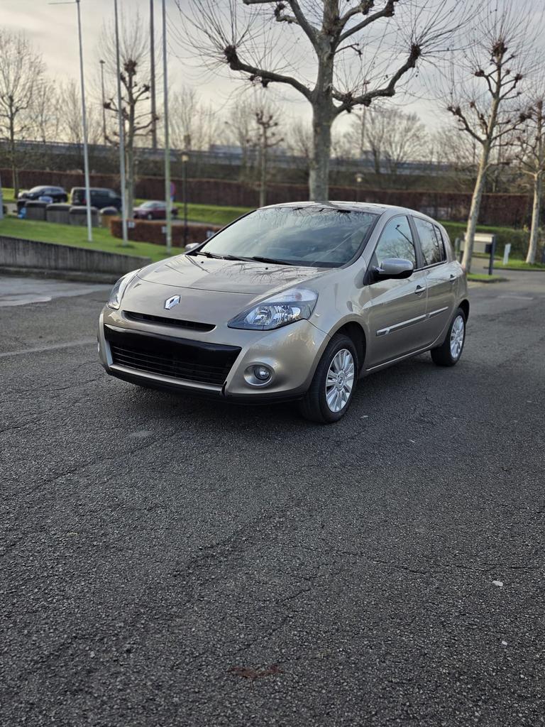 Renault clio Benzine automaat Gps, Autos, Renault, Entreprise, Achat, ABS, Airbags, Air conditionné, Alarme, Bluetooth, Feux de virage