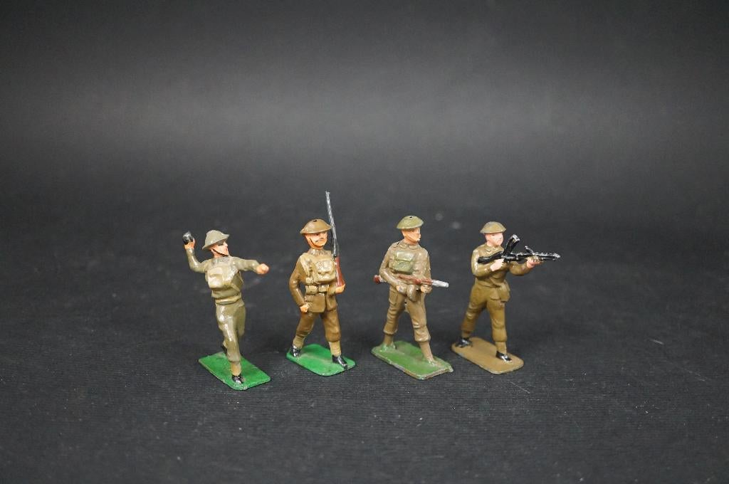4 Vintage metalen soldaten - Britains of John Hill co, Ophalen of Verzenden