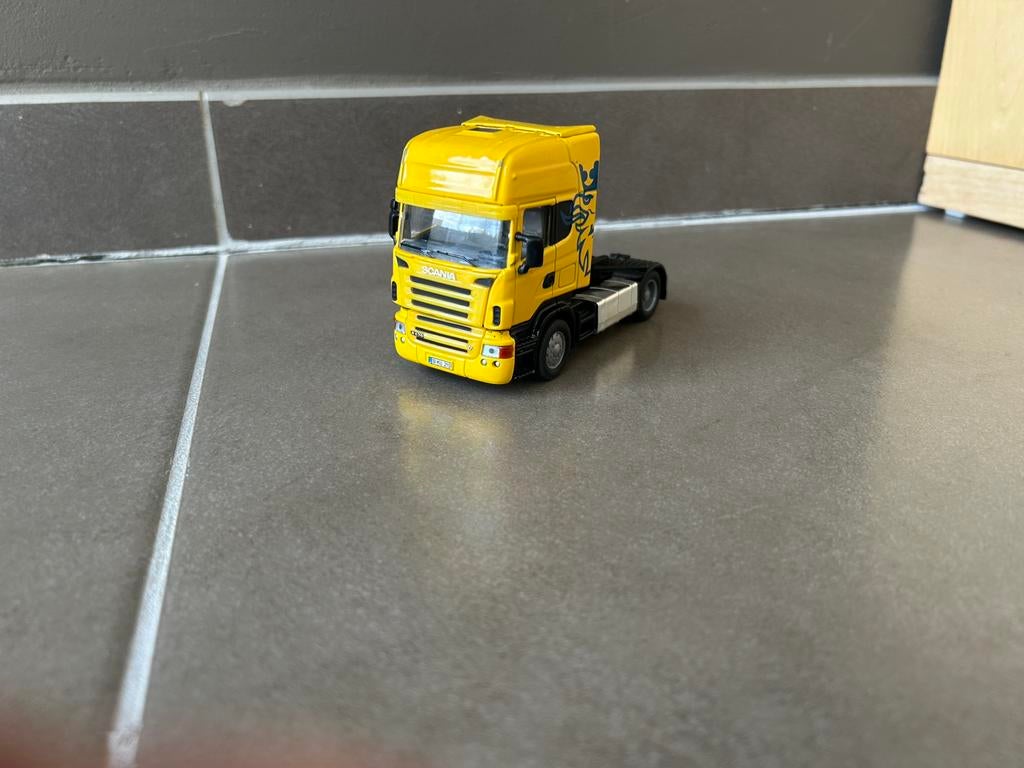 Camion avec tracteur, Enlèvement, Comme neuf
