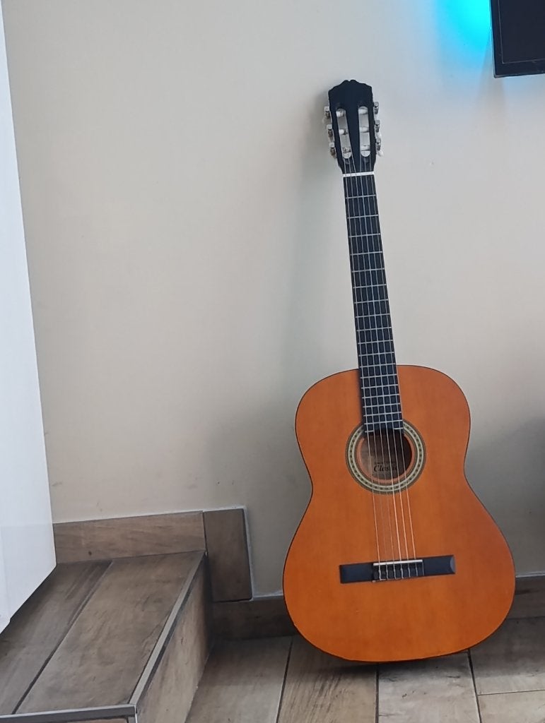 Guitare pour débutant, Musique & Instruments, Instruments à corde | Guitares | Acoustiques, Enlèvement, Comme neuf, Guitare classique ou espagnole