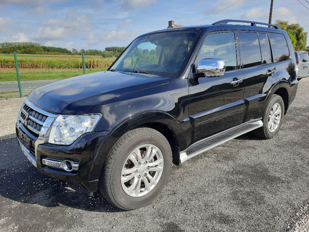 Mitsubishi Pajero 3.2 DID lichte vracht full option, Cuir, https://public.car-pass.be/vhr/0f9e6964-771b-4d18-893d-f41d22628a37