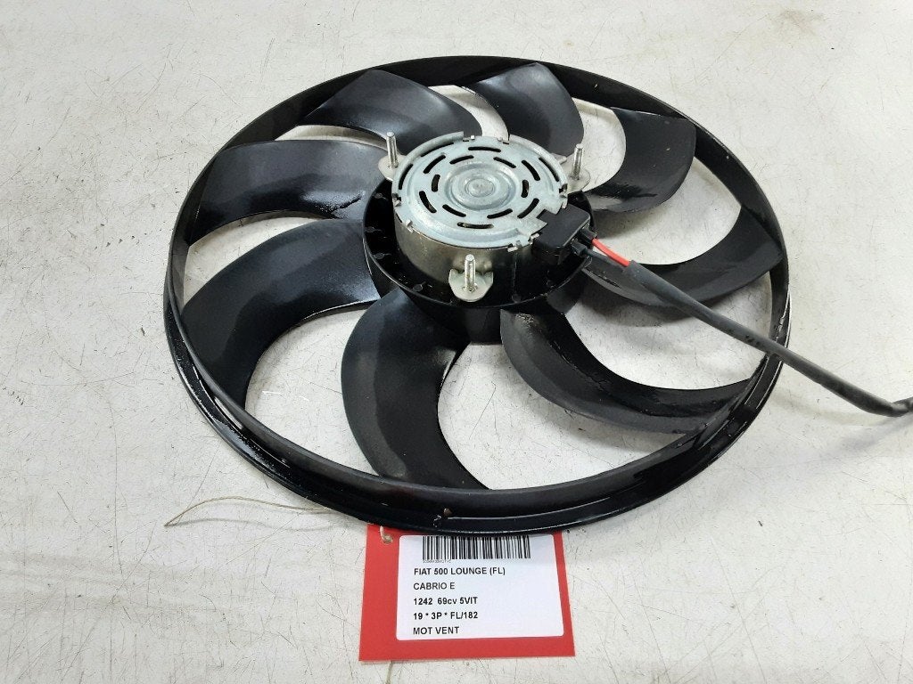 VENTILATEUR RADIATEUR MOTEUR Fiat 500C (312) (MS2680008110), Mevr. I. Hauben, Utilisé, Fiat, Rue de l'Espoir 34 34
4030  GRIVEGNÉE, BE