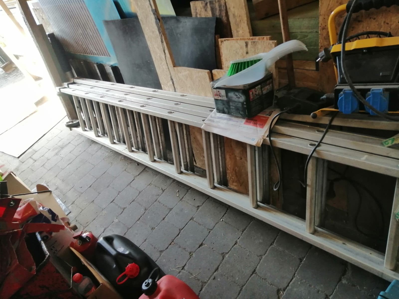 ladders 3 lange 3 delige.   1 korte 3 delige, Ophalen
