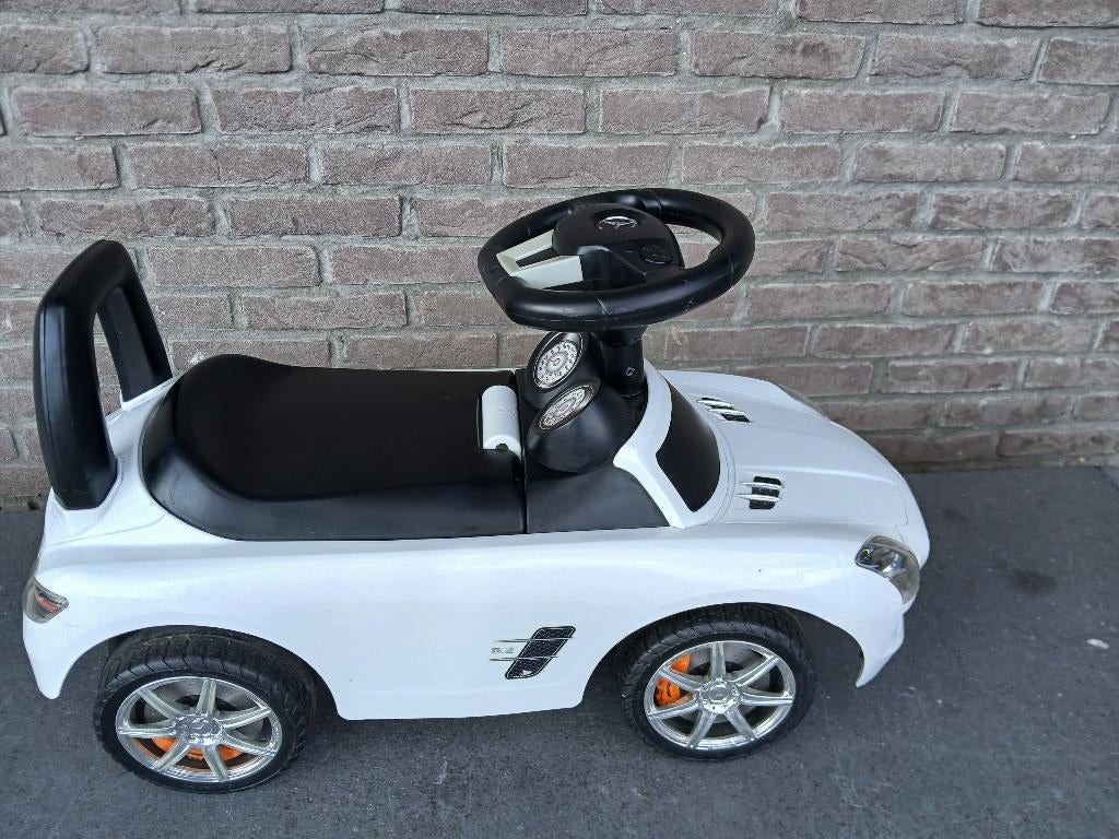 belle voiture autoportée Mercedes avec son et espace de rang, Enfants & Bébés, Jouets | Extérieur | Véhicules & Draisiennes, Enlèvement ou Envoi