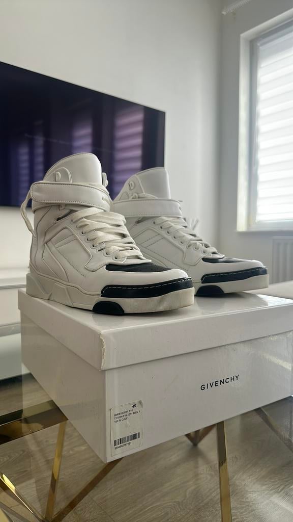 Givenchy tyson 45, Comme neuf, Enlèvement, Blanc, Baskets