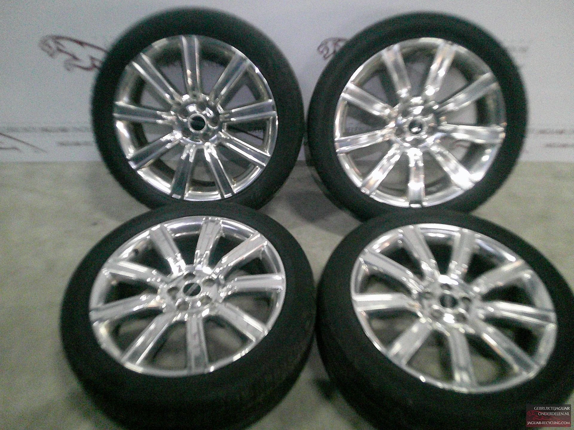 20″ Chrome velgen set Range Rover Sport L320 / L322 LR028995, Autos : Pièces & Accessoires, Pneus & Jantes, Pneus et Jantes, Pneus été