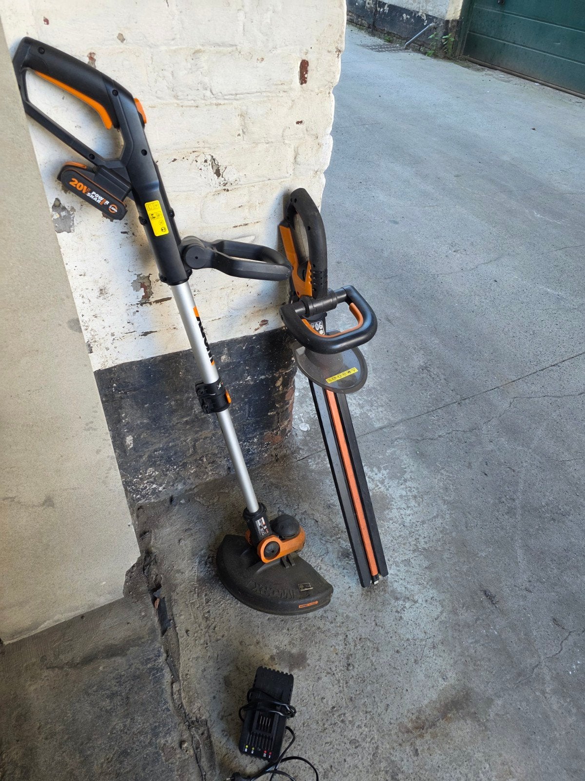 a vendre taille haies et coupe bordure worx sur batterie, Enlèvement, Utilisé, Batterie, WORX
