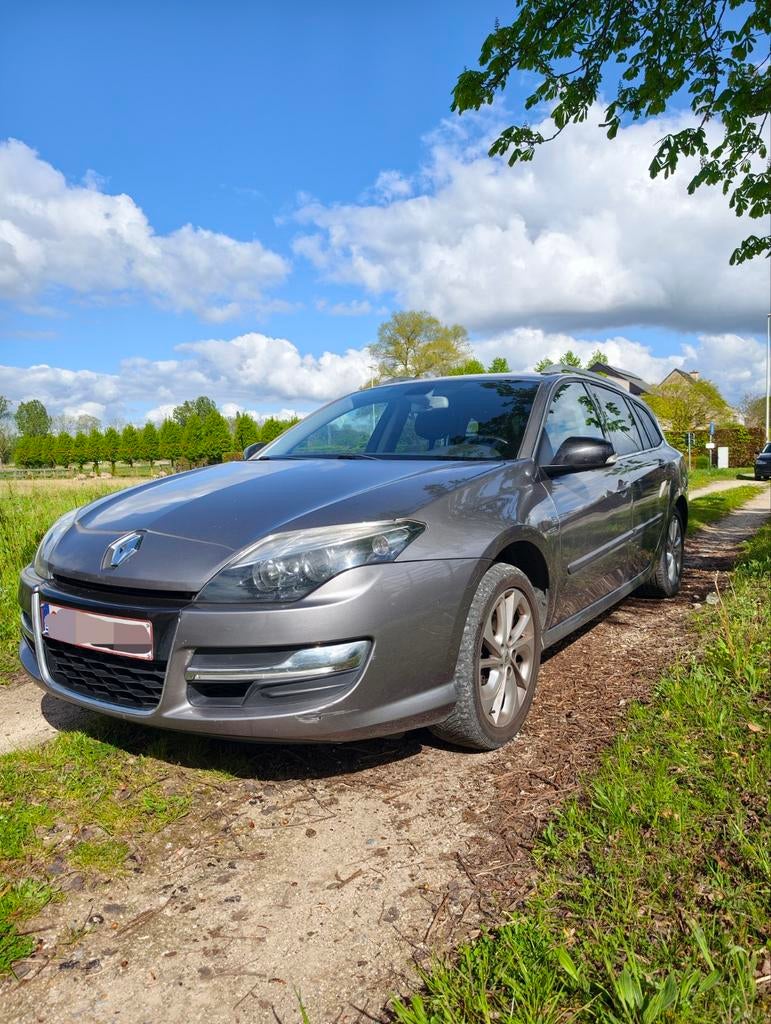 Renault Laguna 3 — construite en 2014, Autos, Argent ou Gris, Achat, Boîte manuelle, Particulier