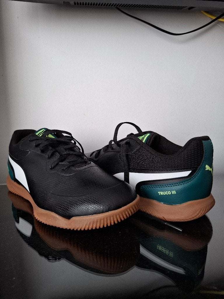 Puma truco 3 indoor voetbalschoen 42, Neuf, Puma, Enlèvement, Chaussures de sport
