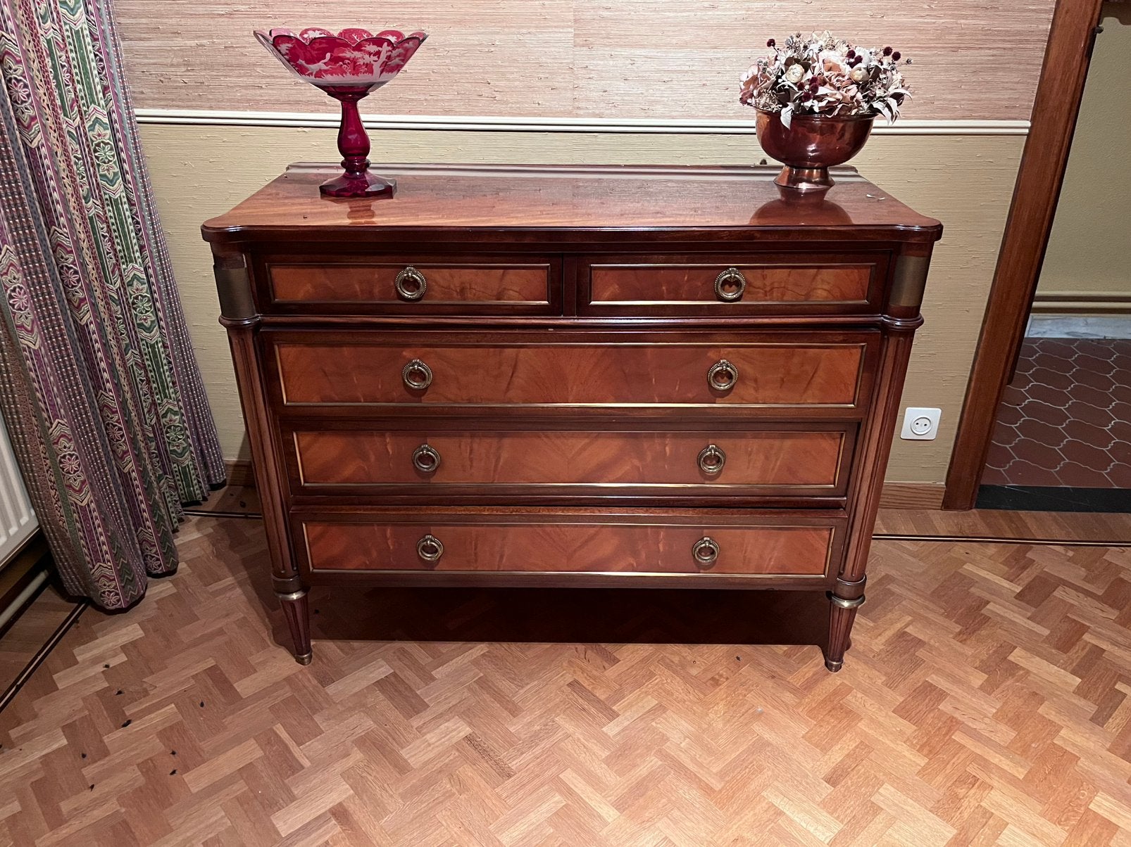 Commode ancienne en bois style Louis XVI, Enlèvement