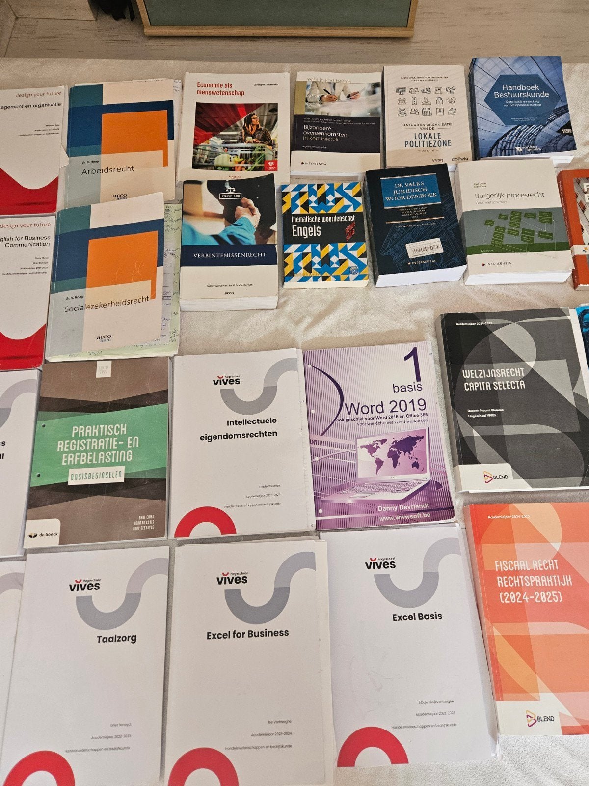 Cursussen bachelor Rechtspraktijk Vives, Boeken, Ophalen of Verzenden, Zo goed als nieuw, Hogeschool