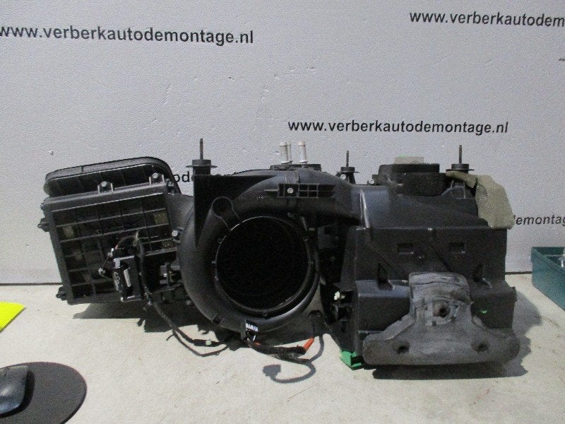 KACHELHUIS Jaguar S-type (X200) (4r83-19b555-ae), Campus Kronberg 7
61476  Kronberg im Taunus, DE, Gebruikt, Jaguar, Jaguar Land Rover Deutschland GmbH