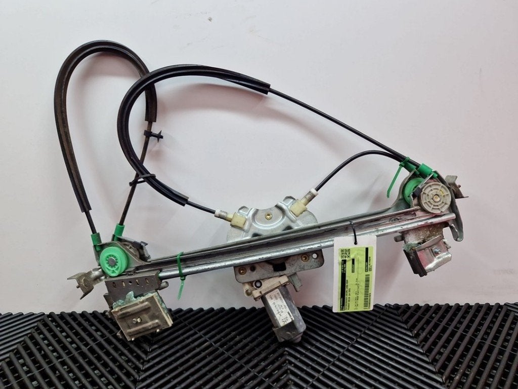 VITRE MECANISME AVANT GAUCHE Peugeot 206 CC (2D), Brose SE, Info@brose.com, Utilisé, Max-Brose-Straße 1
96450  Coburg, DE