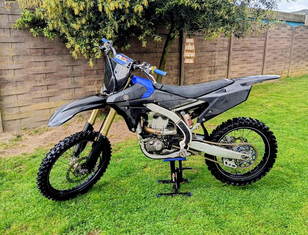 Yamaha yz450f 2016 yoshimura, Motos, Motos | Yamaha, Moto de cross, plus de 35 kW, 1 cylindre, Échappement sport, Manuelle, Occasion