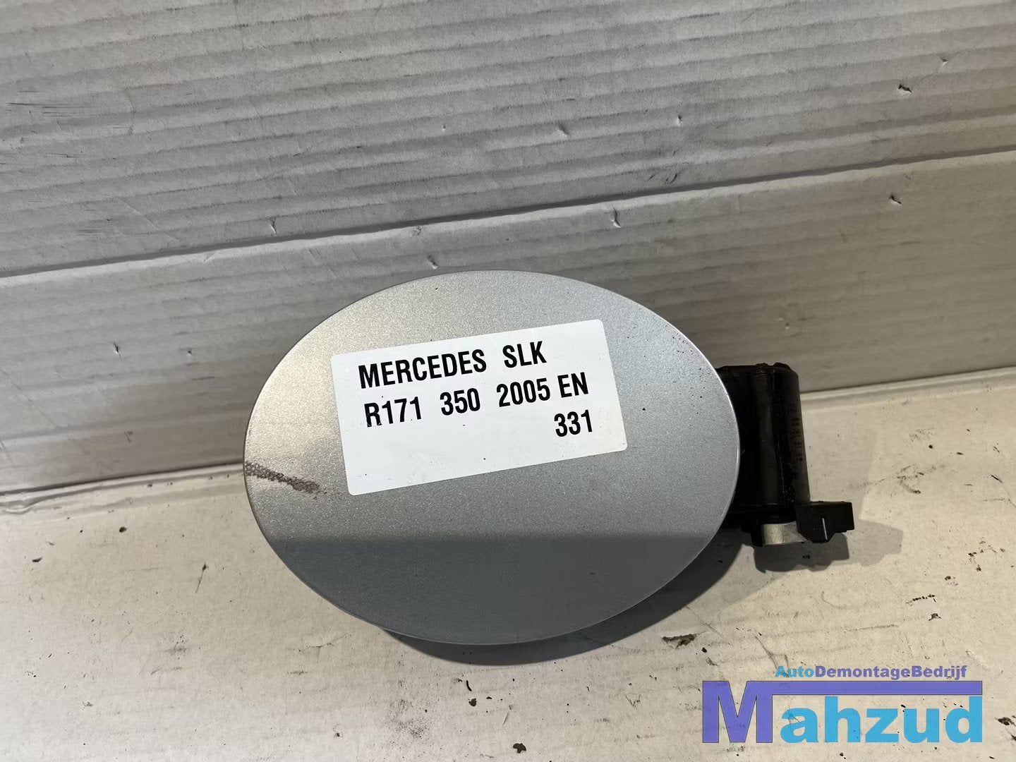 MERCEDES SLK R171 C775 Zilver tankklep 2005-2011, Mercedes-Benz AG, Mercedes-Benz, Utilisé, Mercedesstrasse 120
70372  Stuttgart, DE