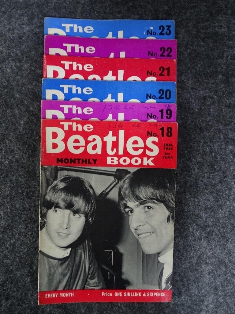 Beatles Monthly Book  jaar 1965 – zeldzame set 12stuks, Verzamelen, Ophalen of Verzenden, Gebruikt, Boek, Tijdschrift of Artikel