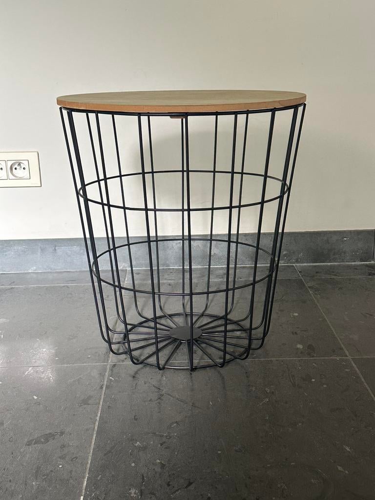 Table d'appoint/table à panier élégante — design moderne, Rond, Comme neuf, Enlèvement, Panier