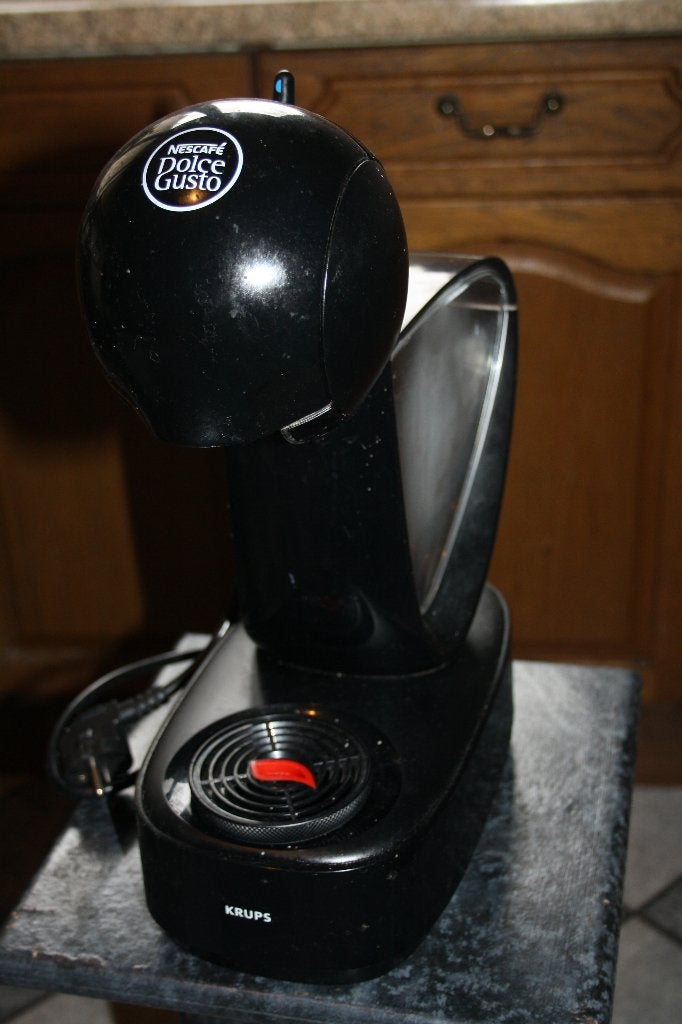 koffiezetapparaat Dolce Gusto Nescafé, Réservoir d'eau amovible, Dosettes et capsules de café, Utilisé, Enlèvement