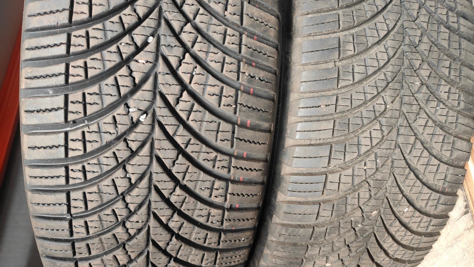 225/55 r17 c 4season Goodyear 60€ per stuk met montage, Autos : Divers, Pièces de sport automobile, Enlèvement ou Envoi