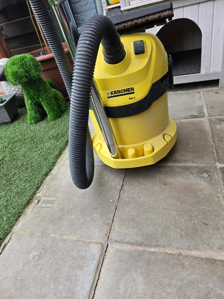 Karcher waterstofzuiger wd2, Doe-het-zelf en Bouw, Reinigingsmachines, Ophalen, Zo goed als nieuw, Waterstofzuiger