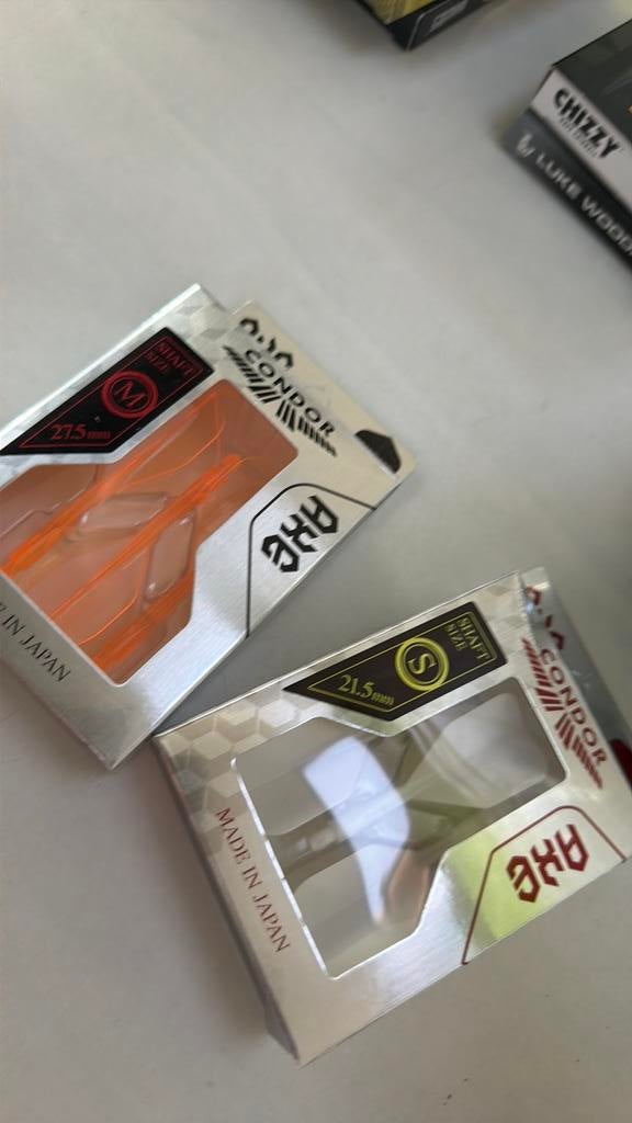 Dart flights, Sports & Fitness, Fléchettes, Enlèvement, Comme neuf, Flights