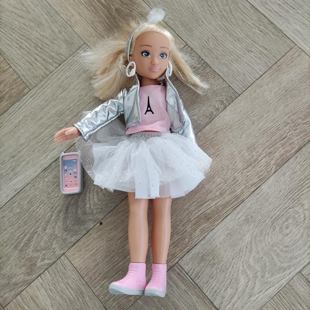 Corolle girl, Enfants & Bébés, Jouets | Poupées, Enlèvement ou Envoi, Comme neuf, Barbie
