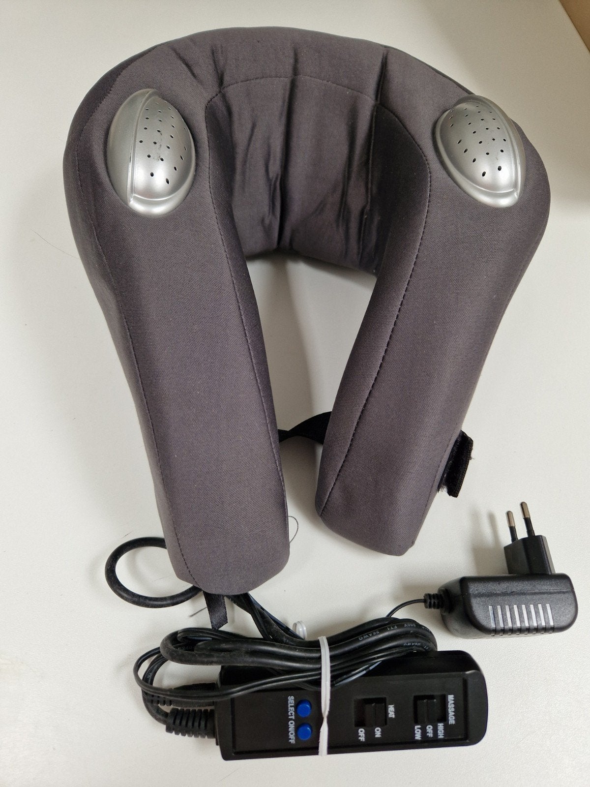COUSSIN MASSAGE CERVICALES
-2 fonctions de massage
-Possibil, Enlèvement