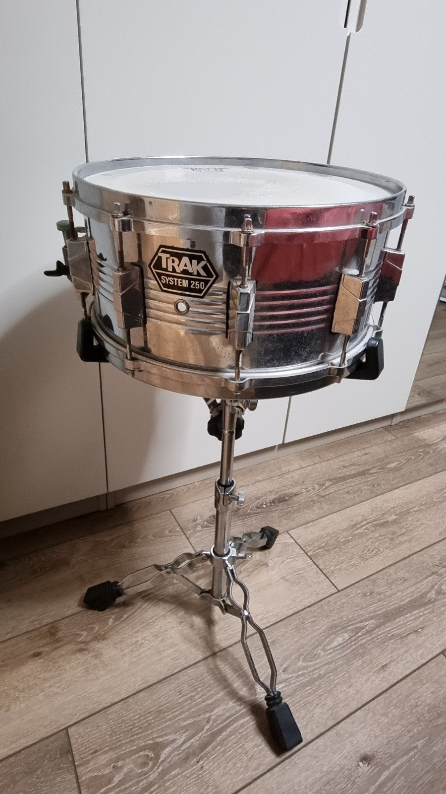 2 snare's met staander. zeer degelijke kwaliteit!, Muziek en Instrumenten, Ophalen