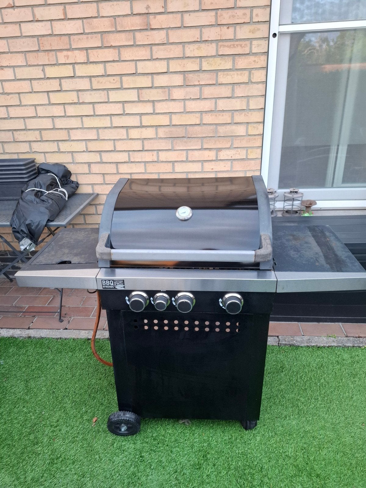 Gasbarbecue met 3 branders + 1 zijbrander, Tuin en Terras, Ophalen