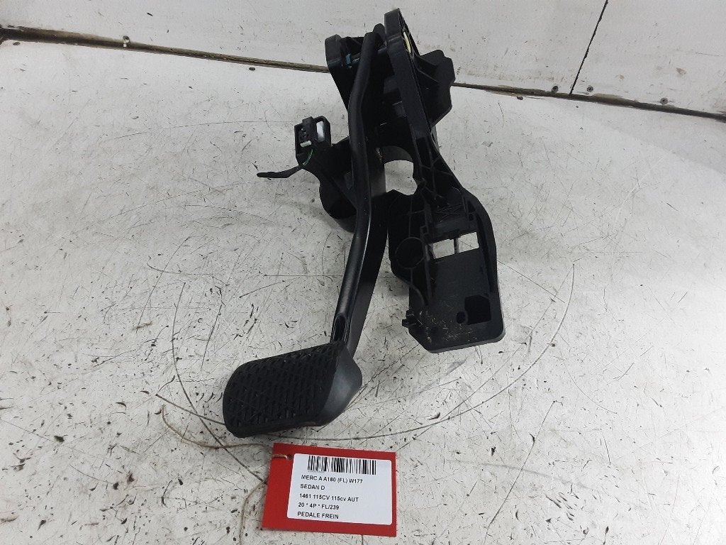 PEDALE DE FREIN A Limousine (177.1) (A1772901000), Mercedes-Benz, Utilisé, Dialog.mb@mercedes-benz.com, Mercedes-Benz AG