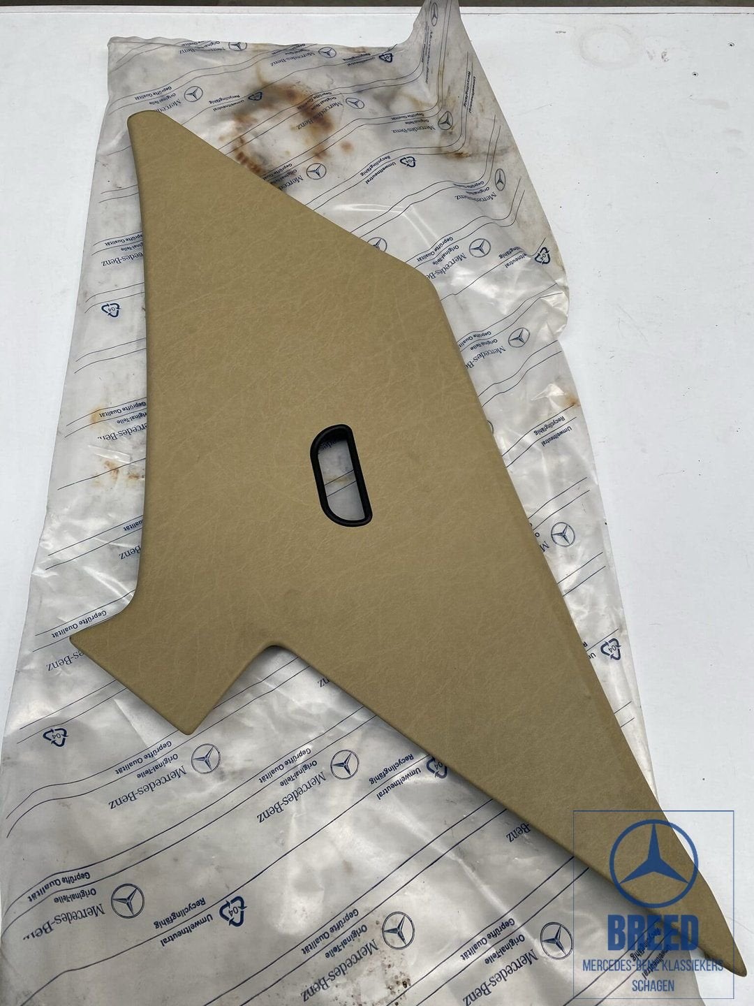 NOS C-stijlbekleding rechts crème voor Mercedes-Benz W124, Auto-onderdelen, Interieur en Bekleding, Mercedes-Benz, Nieuw, Ophalen of Verzenden