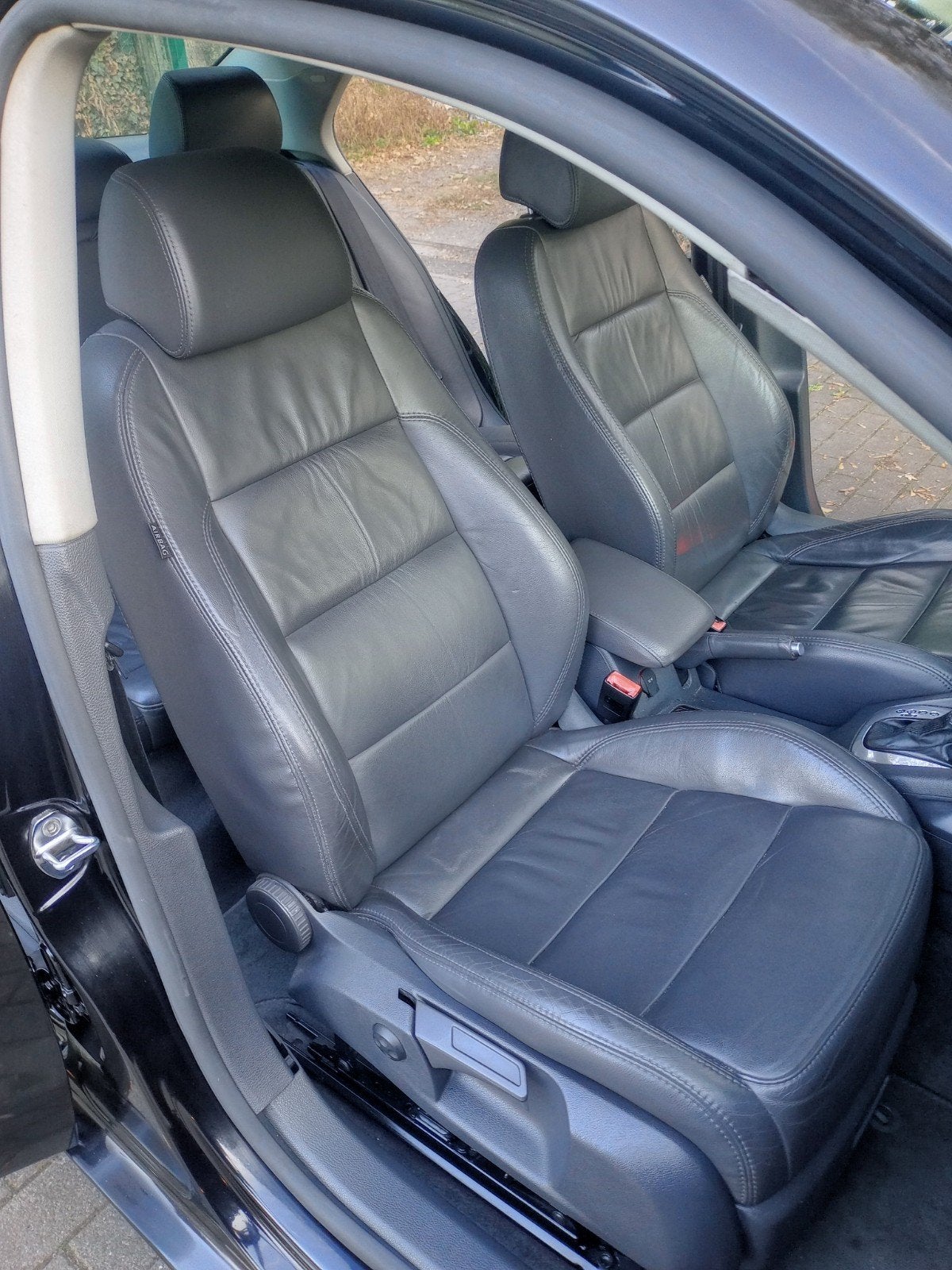 VW Jetta automatik B6 diesel 1.9 cuir chff 2006 airco 187km, Auto's, Automaat, 4 deurs, Parkeersensor, Zwart