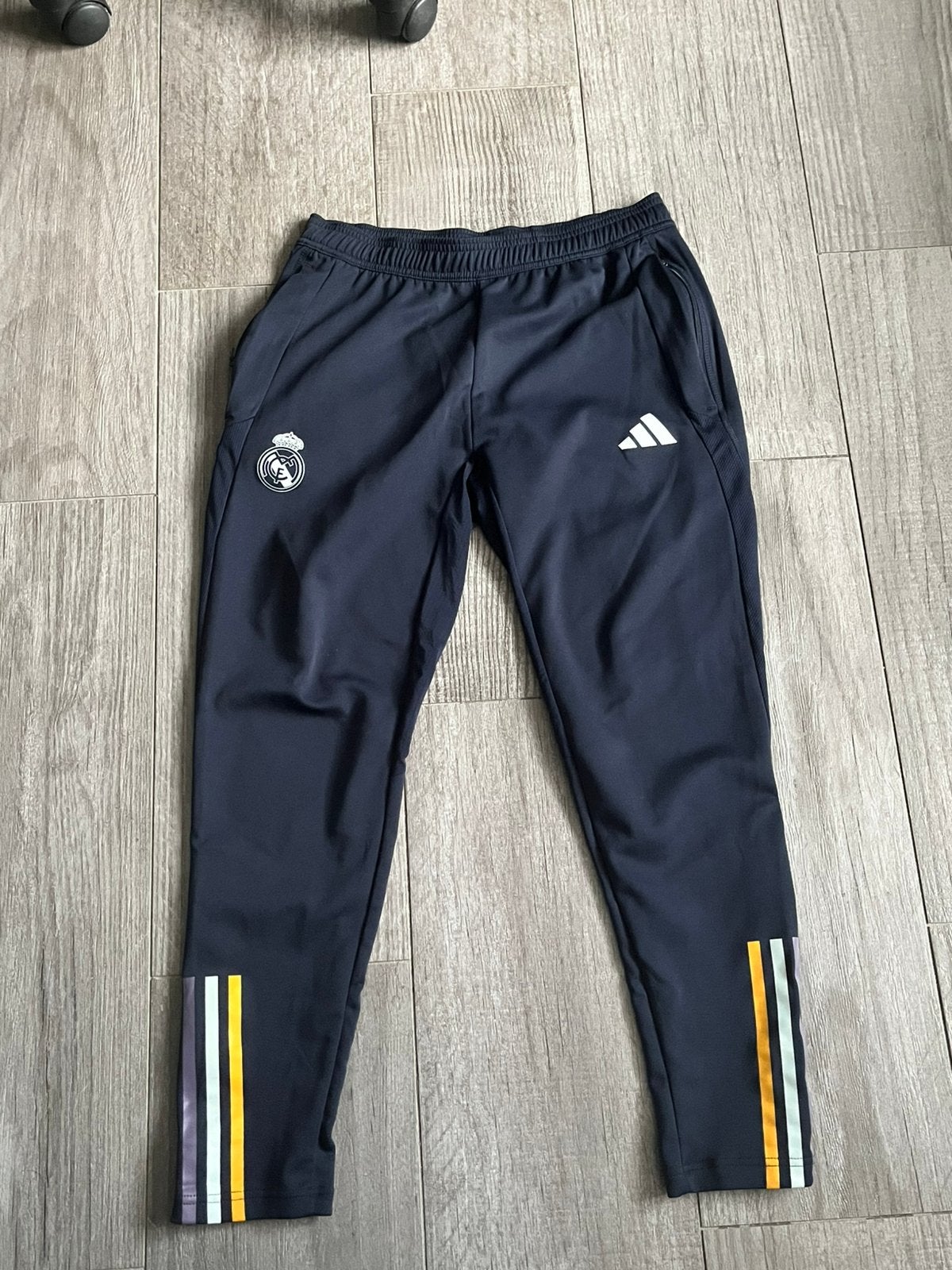 Jogging du réal Madrid pour homme, Vêtements | Hommes, Football, Comme neuf, Bleu, Taille 48/50 (M)