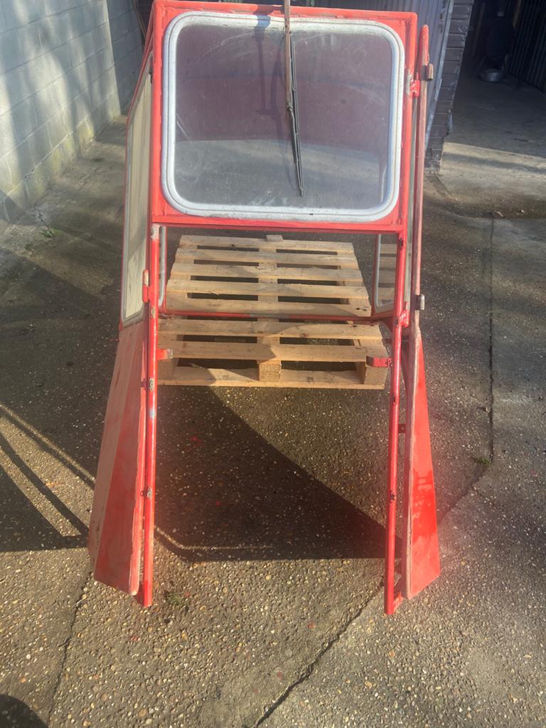 Cabine voor traktor, Ophalen