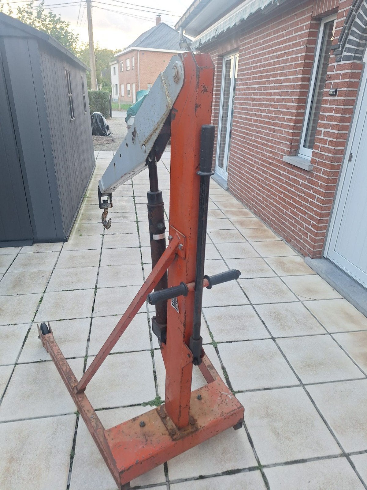 Hydraulische werkplaatskraan / motorkraan op wielen, Ophalen