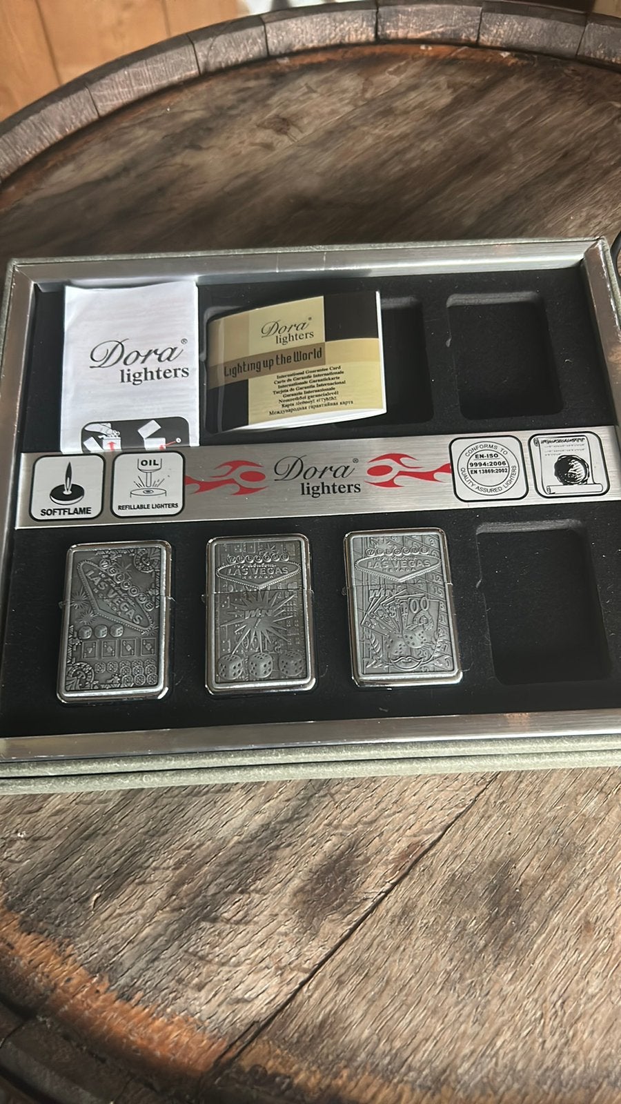 DORA lighters Las Vegas NIEUW!, Collections, Articles de fumeurs, Briquets & Boîtes d'allumettes, Enlèvement ou Envoi, Neuf