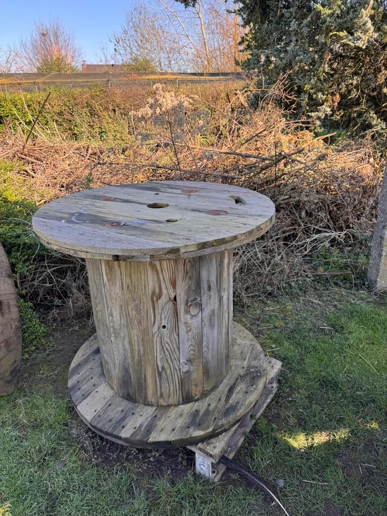 2 houten bobijnen, Ophalen, Zo goed als nieuw