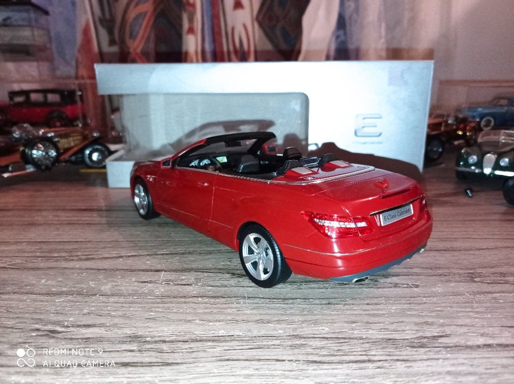 Miniature Mercedes Benz Classe E Cabriolet Norev Dealer, Hobby & Loisirs créatifs, Enlèvement ou Envoi, Neuf, Voiture, Norev