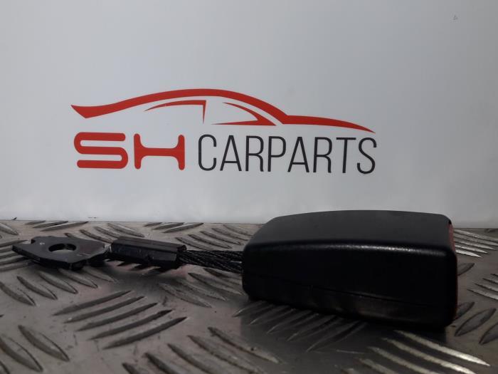 Insertion ceinture de sécurité avant gauche d'un Mercedes, 3 mois de garantie, Utilisé, -, -