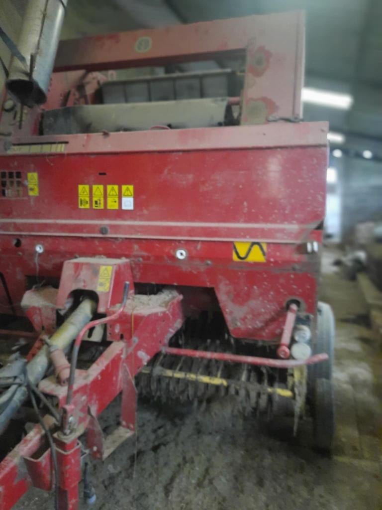 Presse à ballots New Holland 644, Articles professionnels