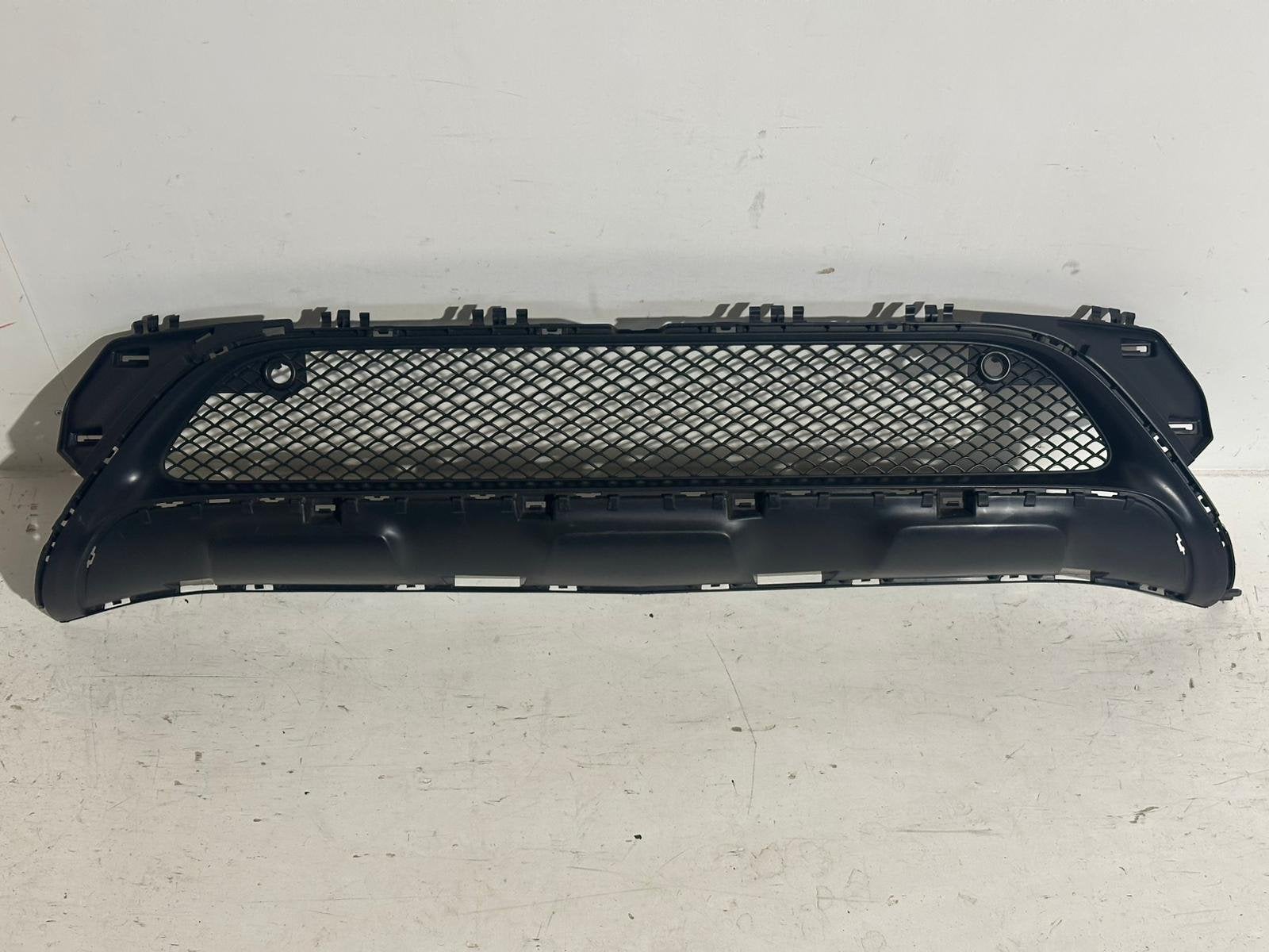 Calandre centrale Mercedes-Benz GLA W156 AMG A1568858600, Utilisé, Avant